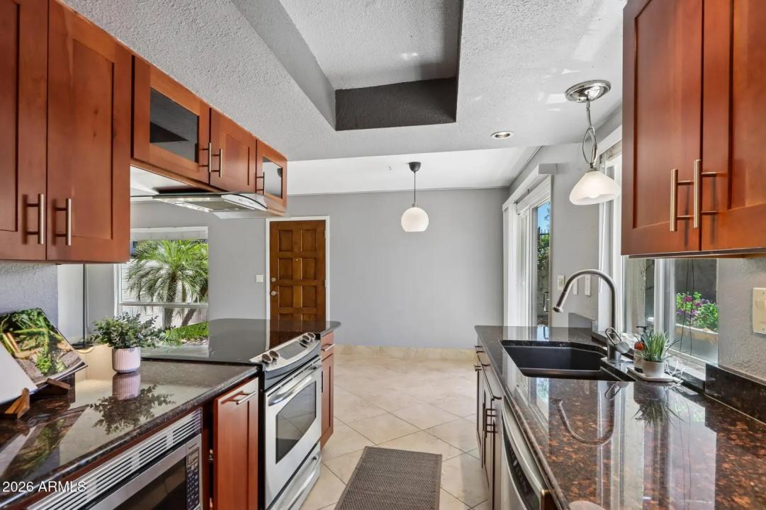 Real Estate Picture 6