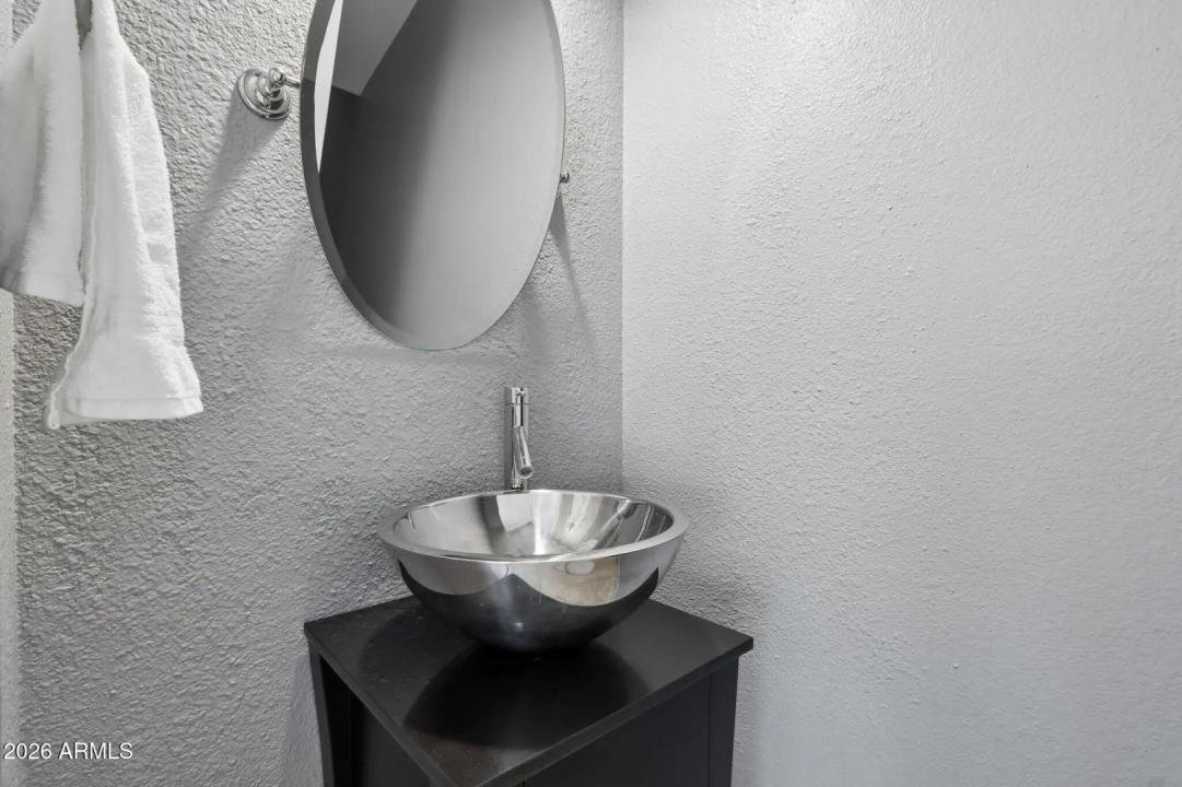 Real Estate Picture 14