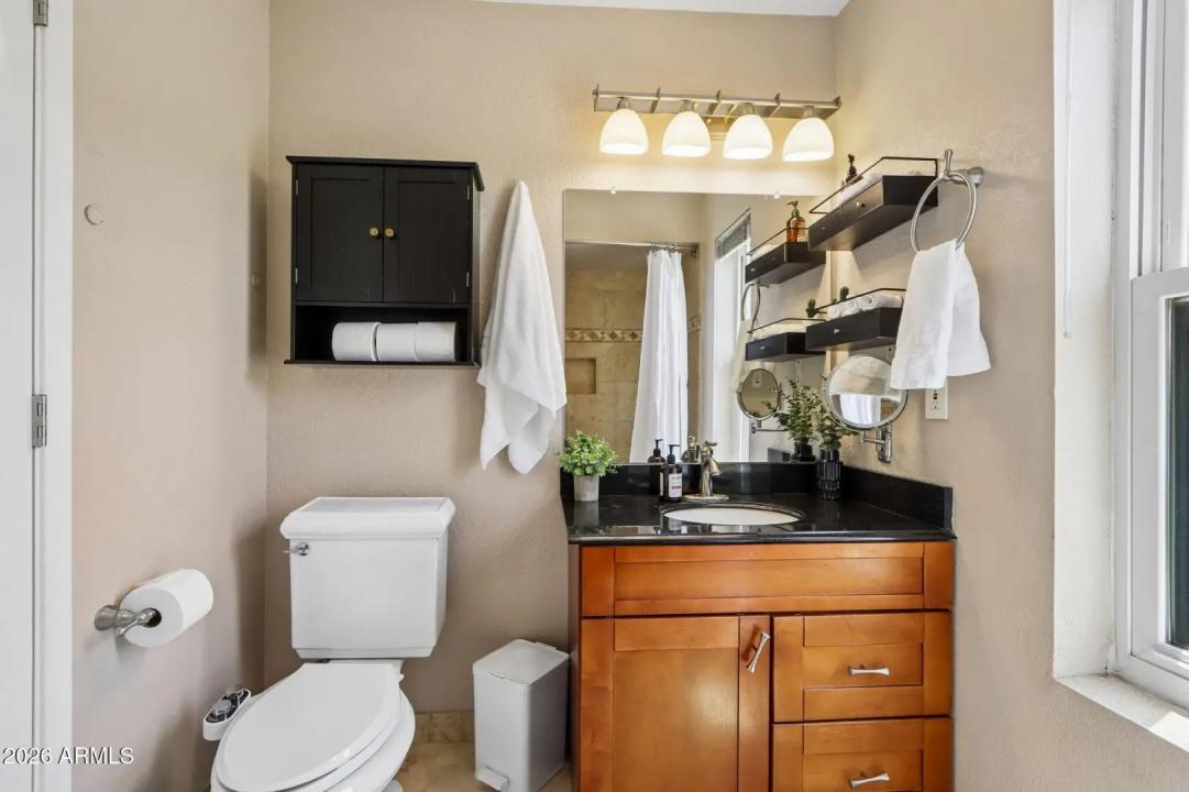 Real Estate Picture 19