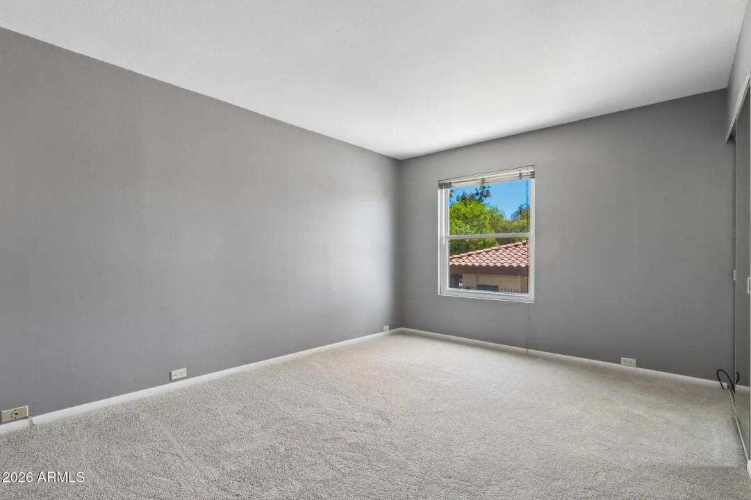 Real Estate Picture 16
