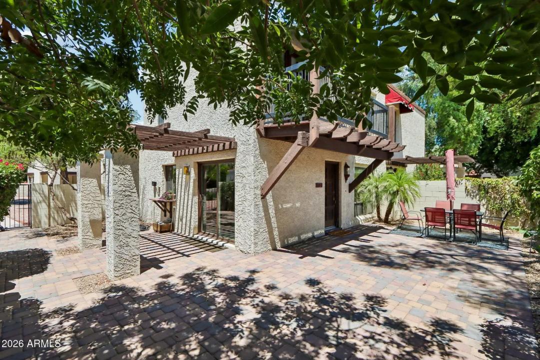 Real Estate Picture 25