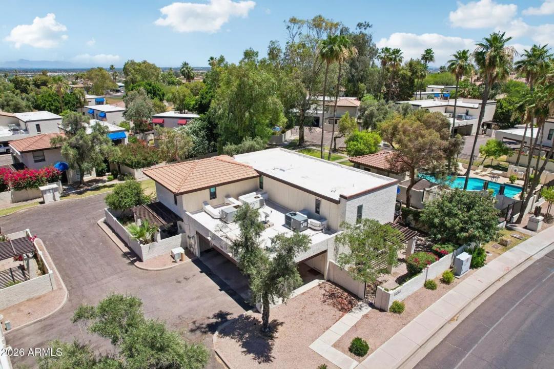 Real Estate Picture 30