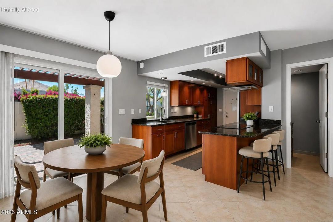 Real Estate Picture 7