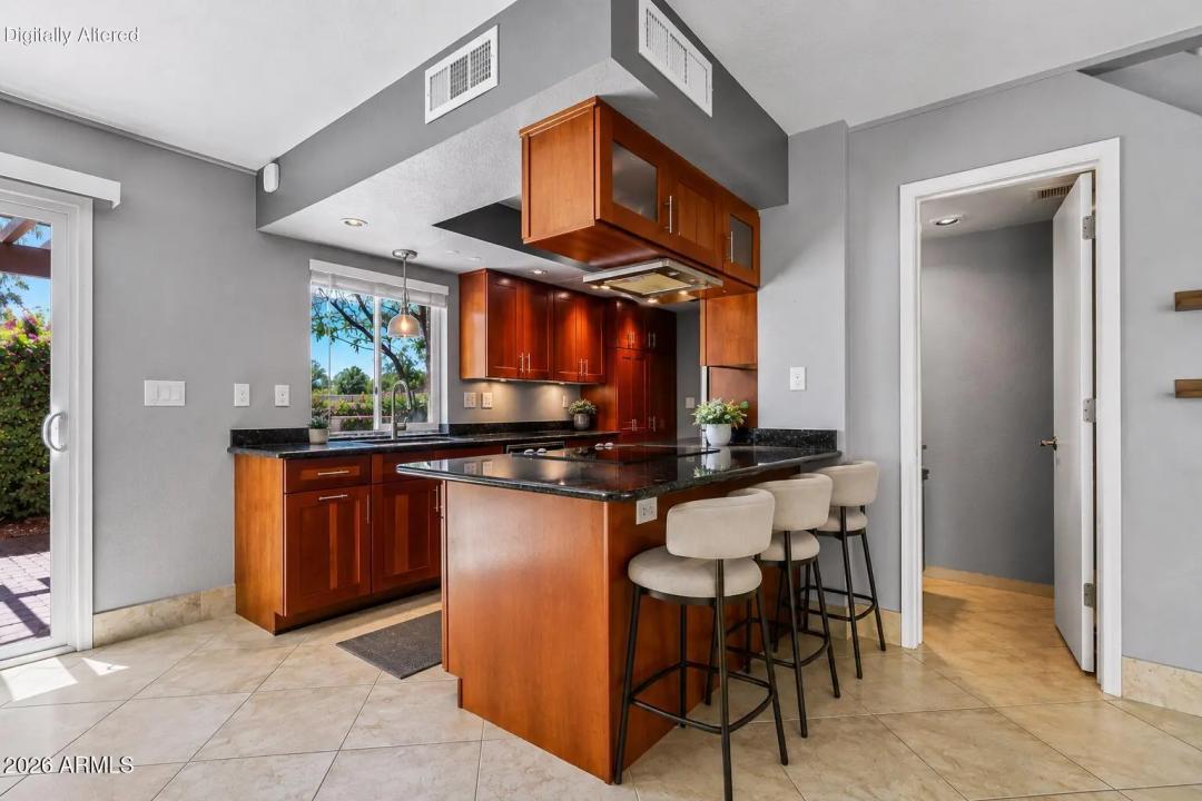 Real Estate Picture 8
