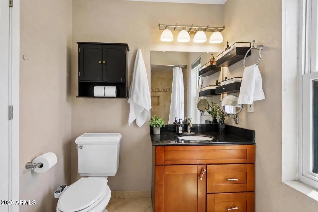 Real Estate Picture 18