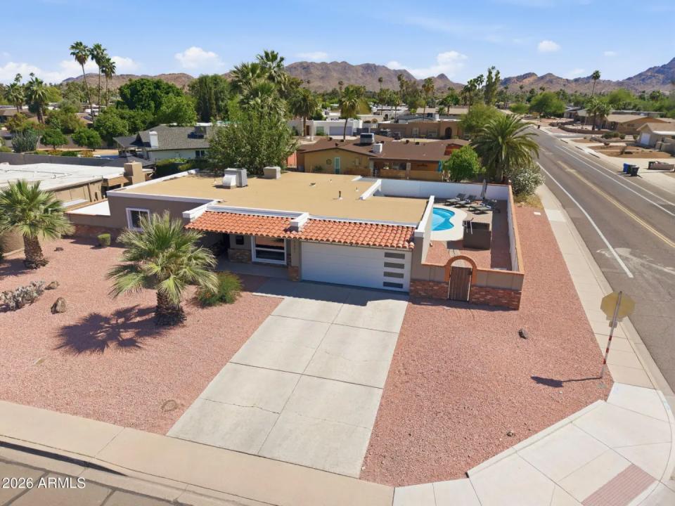 3601 E CHOLLA Street Phoenix AZ 85028