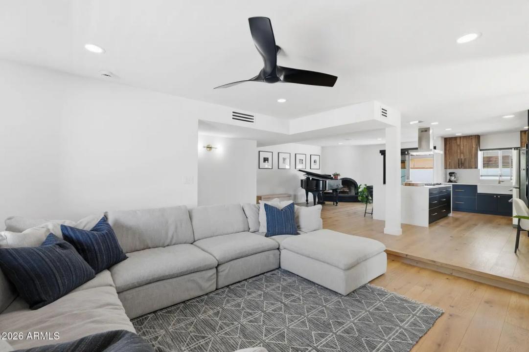 Real Estate Picture 6