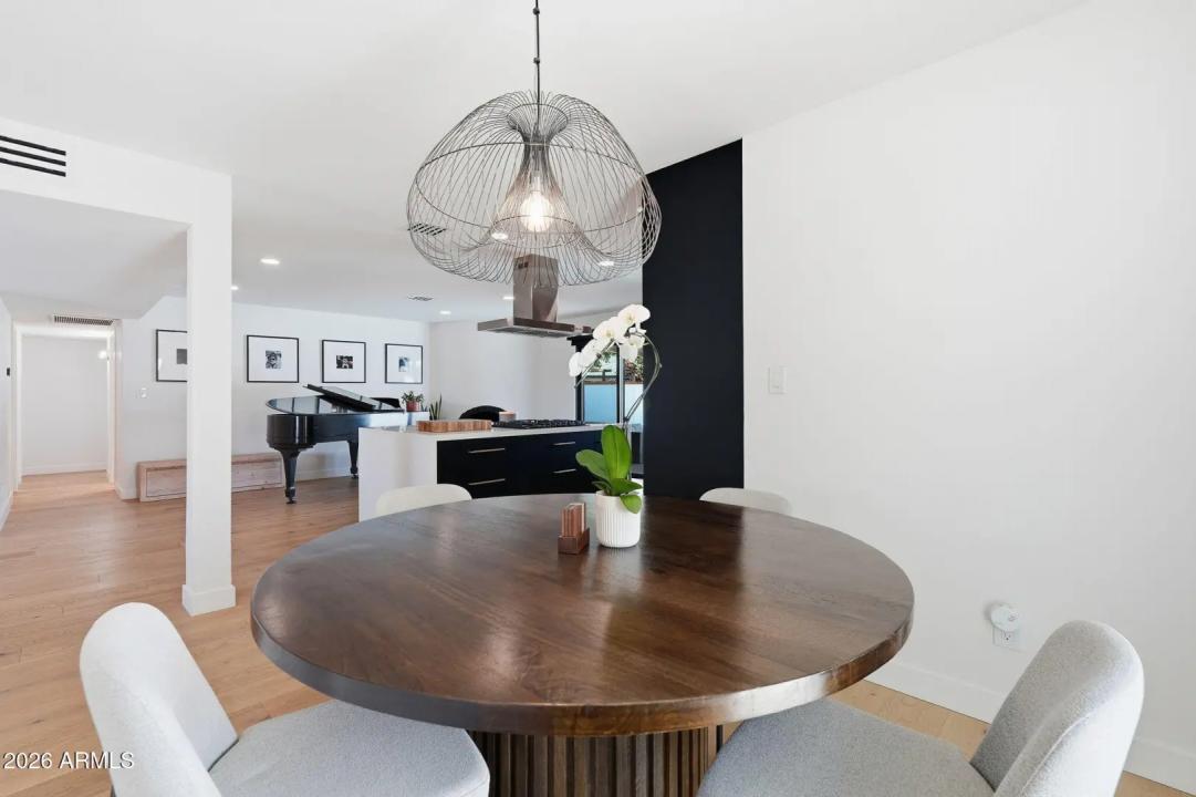 Real Estate Picture 9