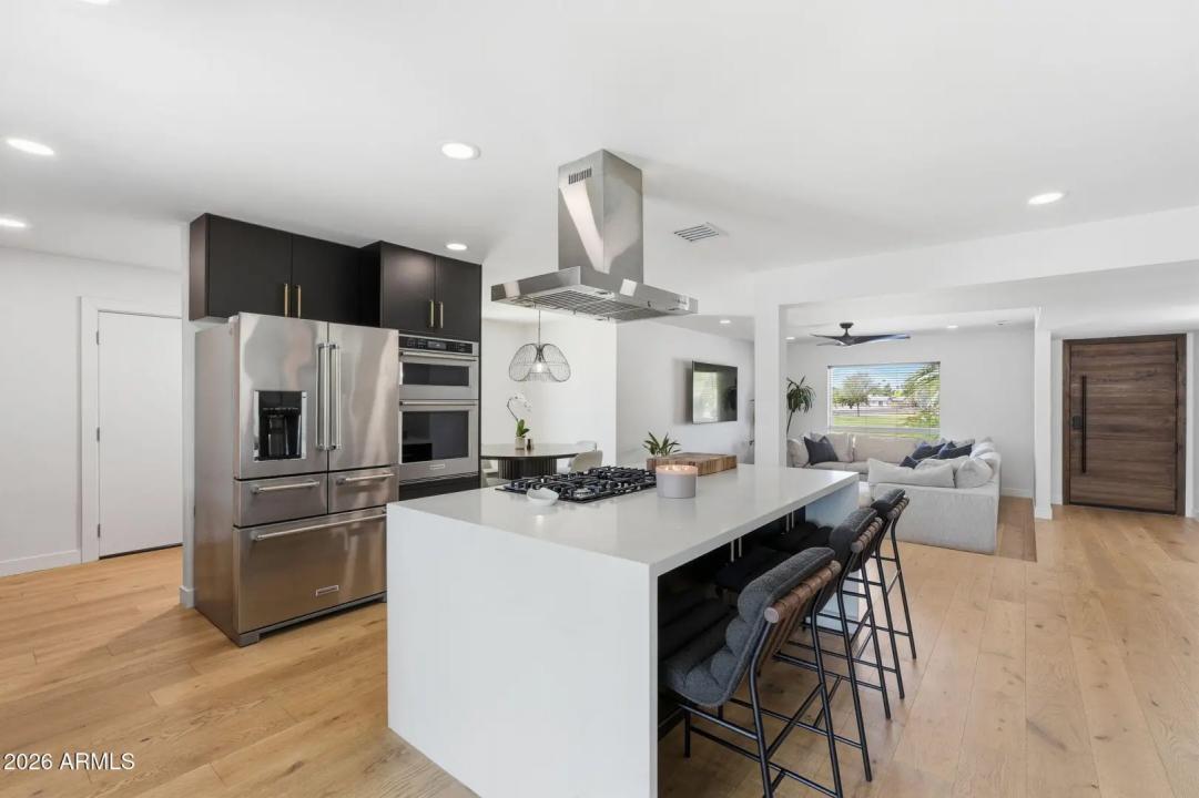 Real Estate Picture 11