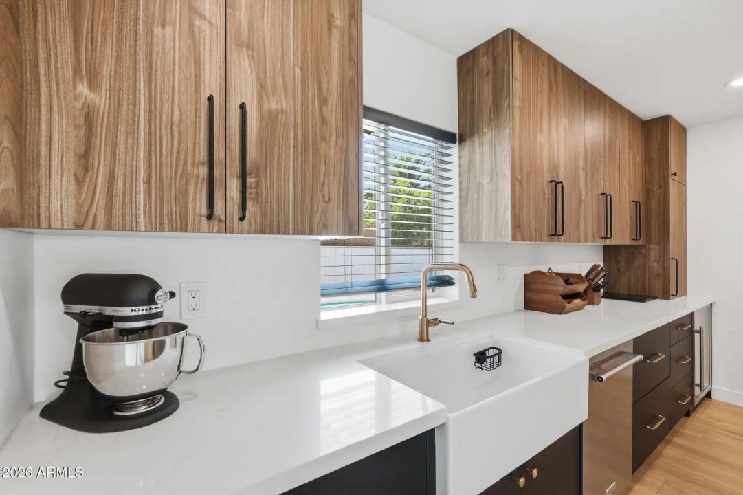 Real Estate Picture 14