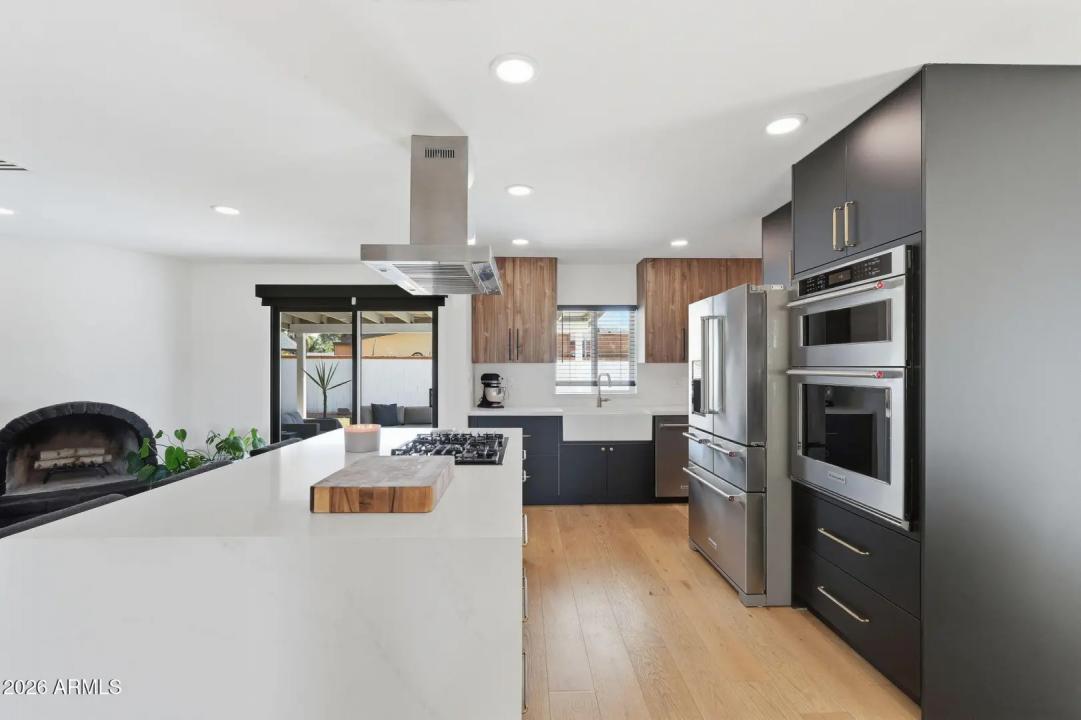 Real Estate Picture 15