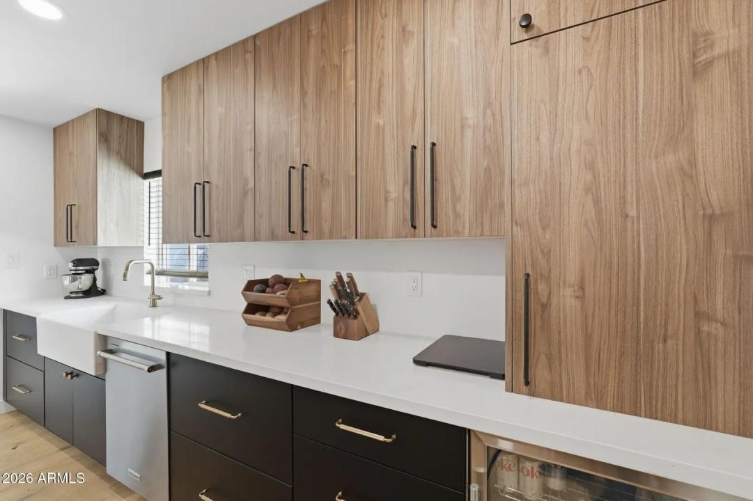 Real Estate Picture 16