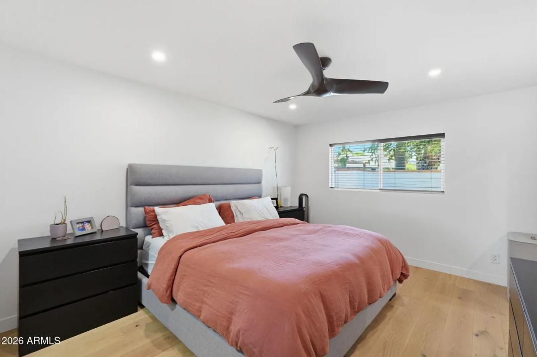 Real Estate Picture 17