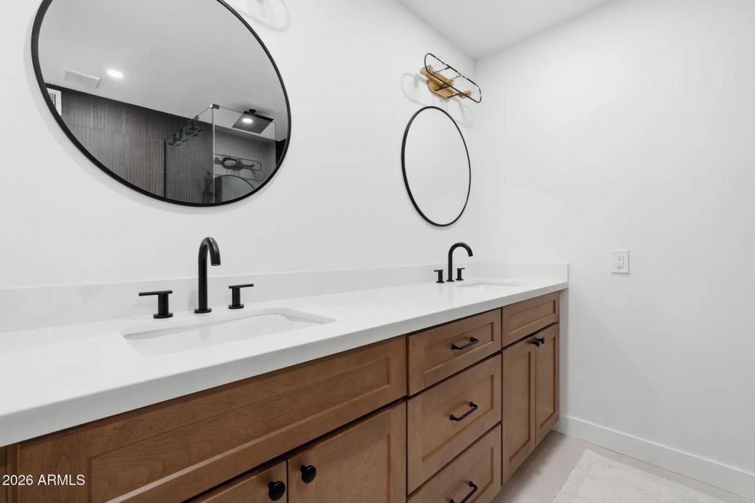 Real Estate Picture 19