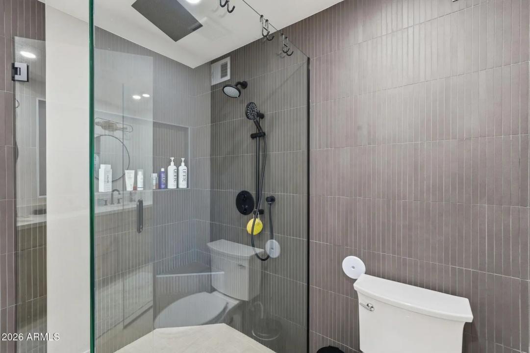 Real Estate Picture 20