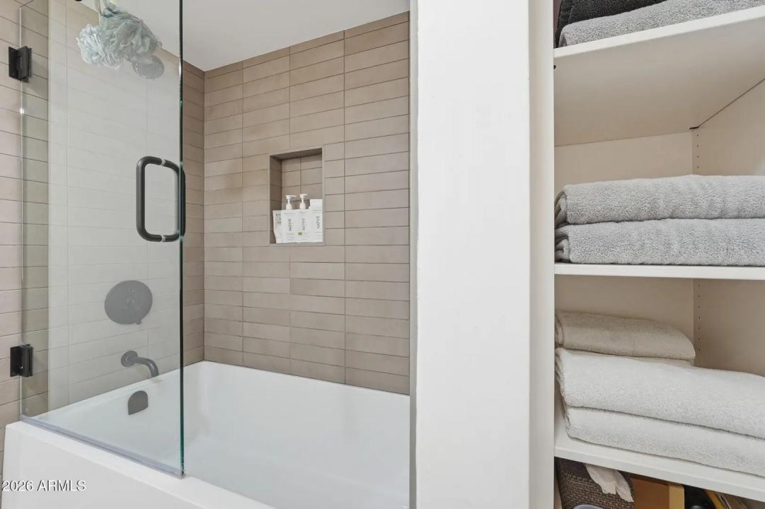 Real Estate Picture 24