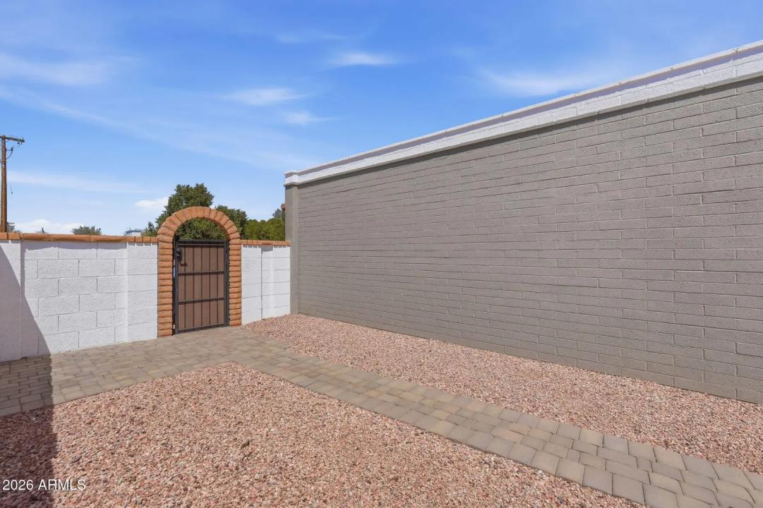 Real Estate Picture 32