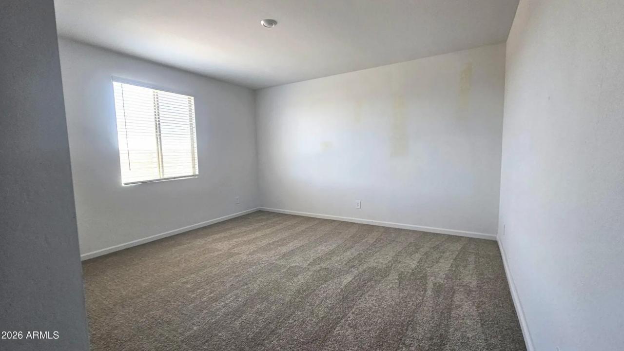 Real Estate Picture 7