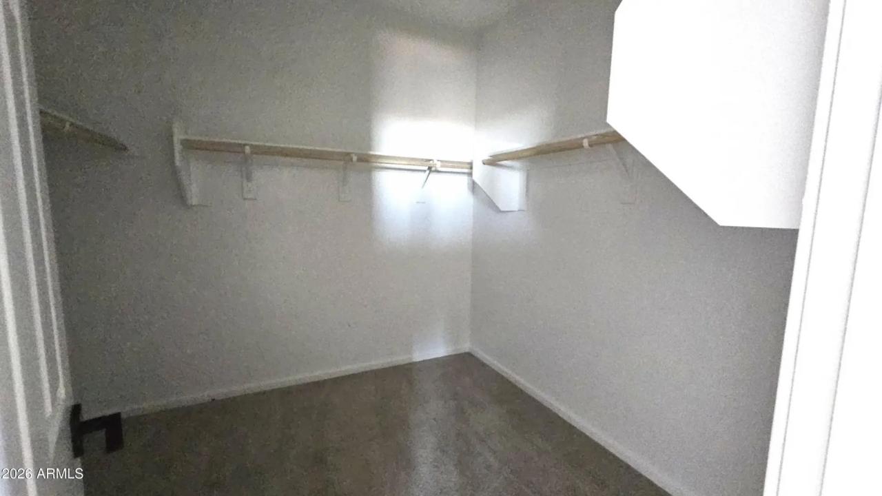 Real Estate Picture 8