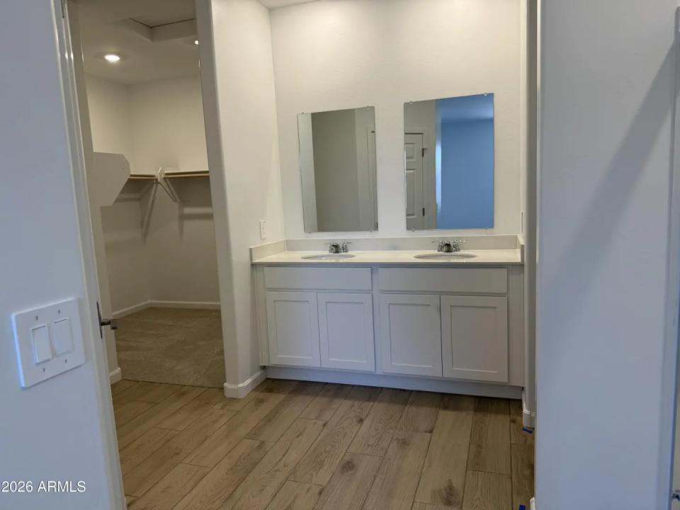 Real Estate Picture 9