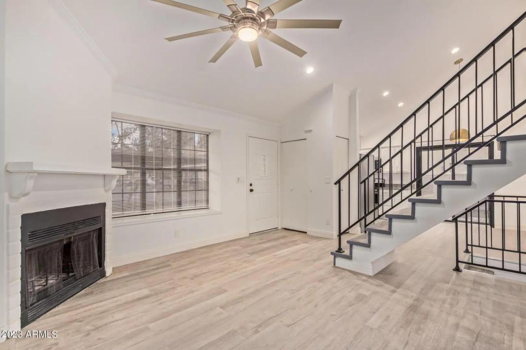 Real Estate Picture 3