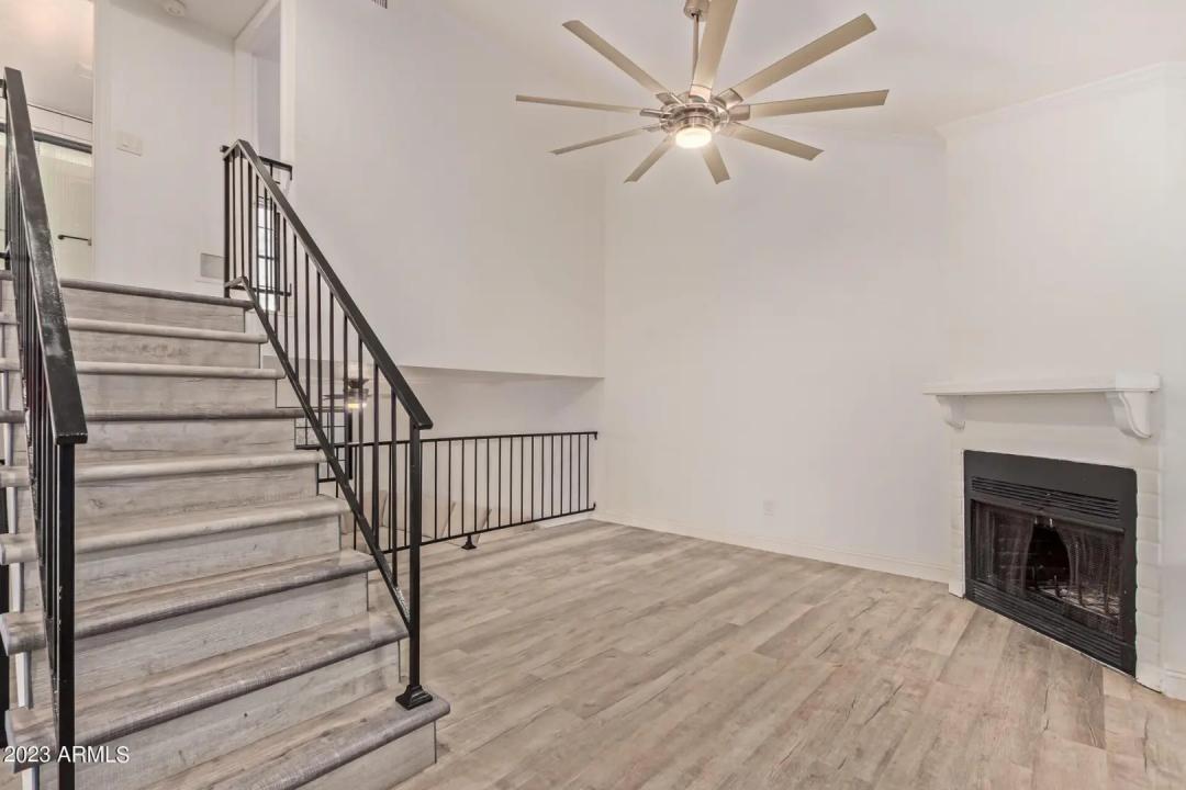 Real Estate Picture 4