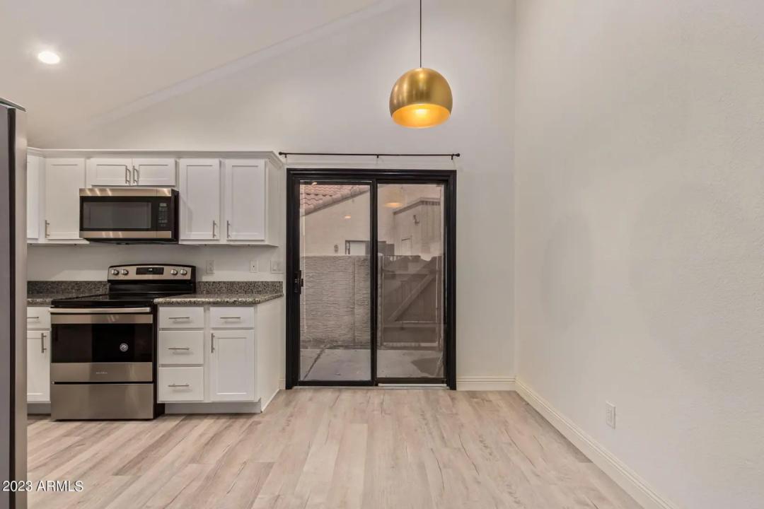 Real Estate Picture 6