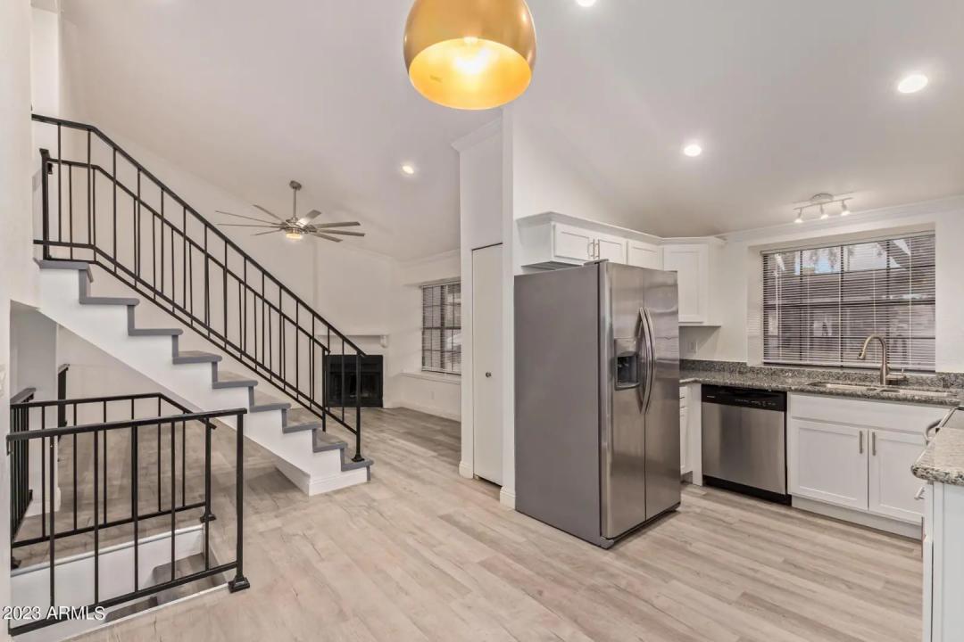 Real Estate Picture 7