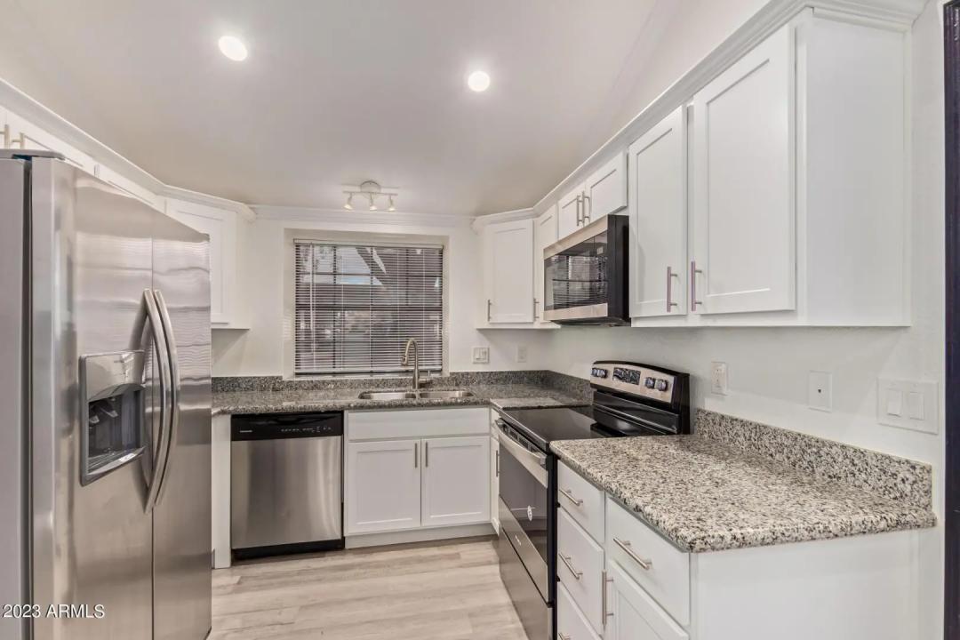 Real Estate Picture 8