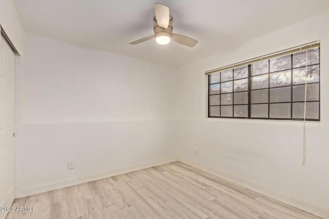 Real Estate Picture 10