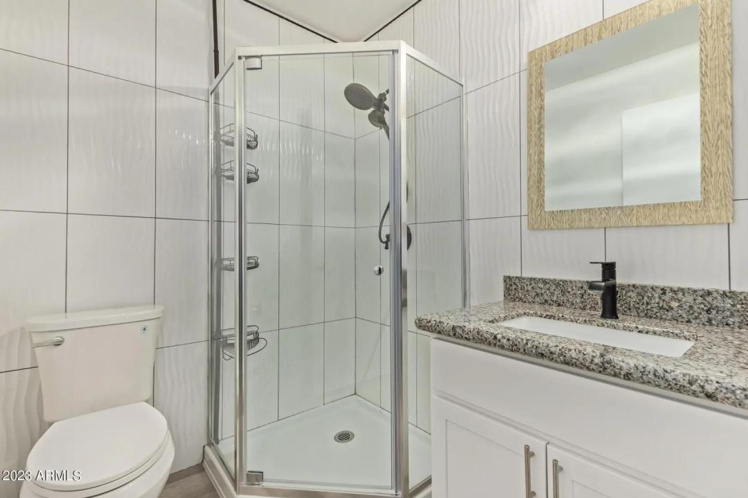 Real Estate Picture 11