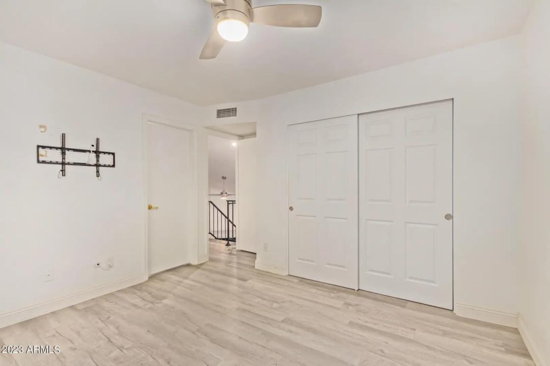 Real Estate Picture 16