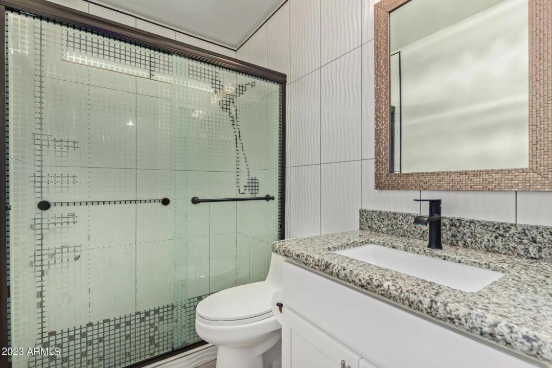 Real Estate Picture 17