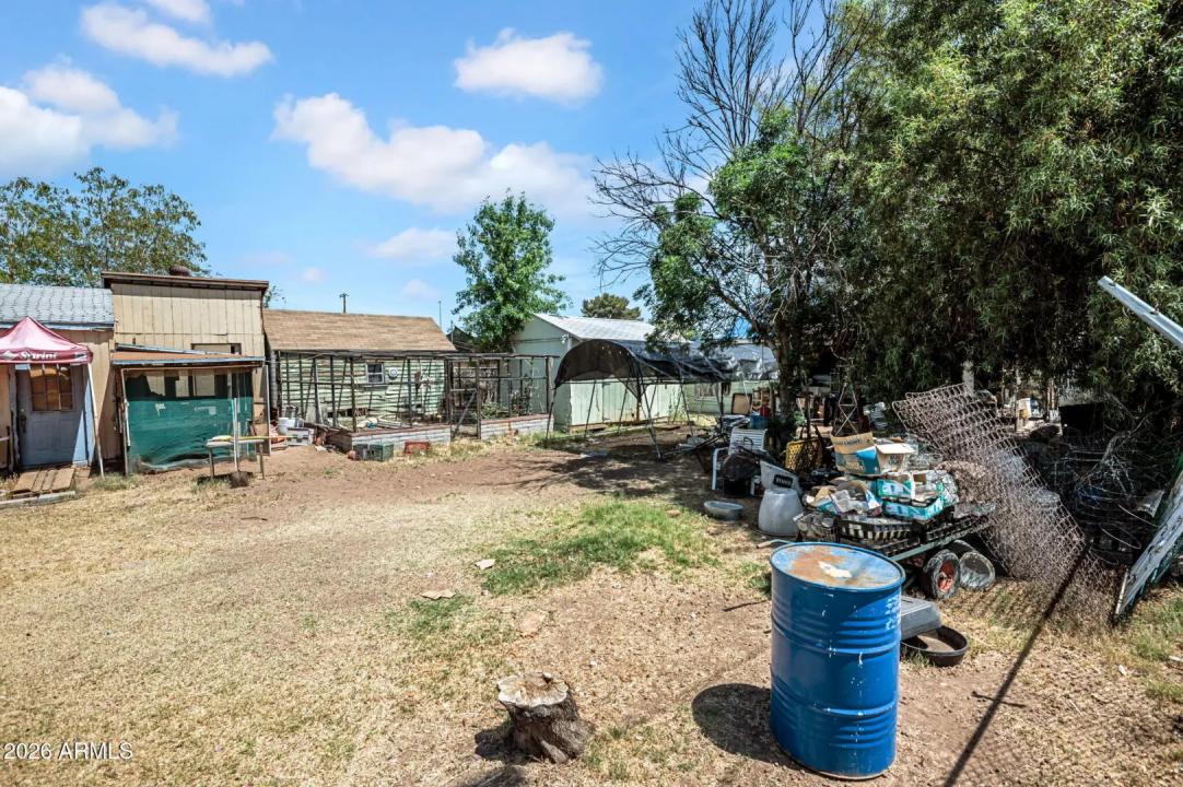 Real Estate Picture 4