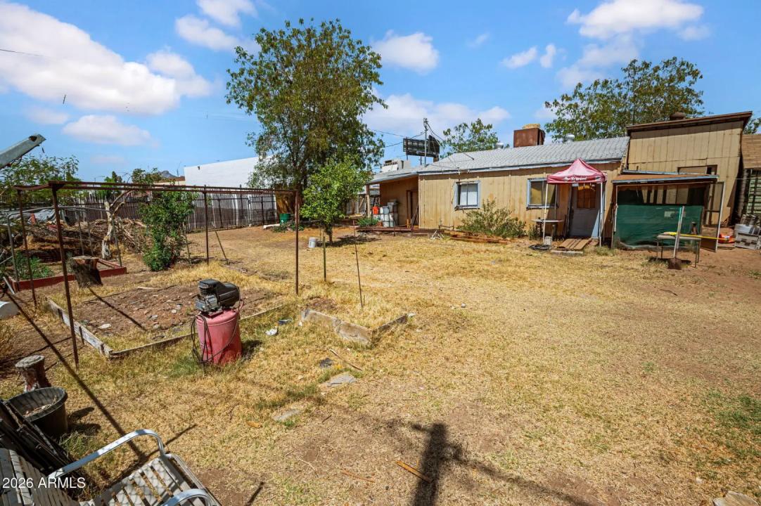 Real Estate Picture 5