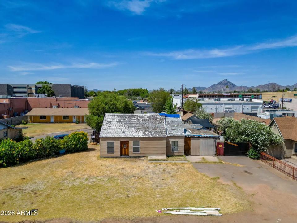 Real Estate Picture 6