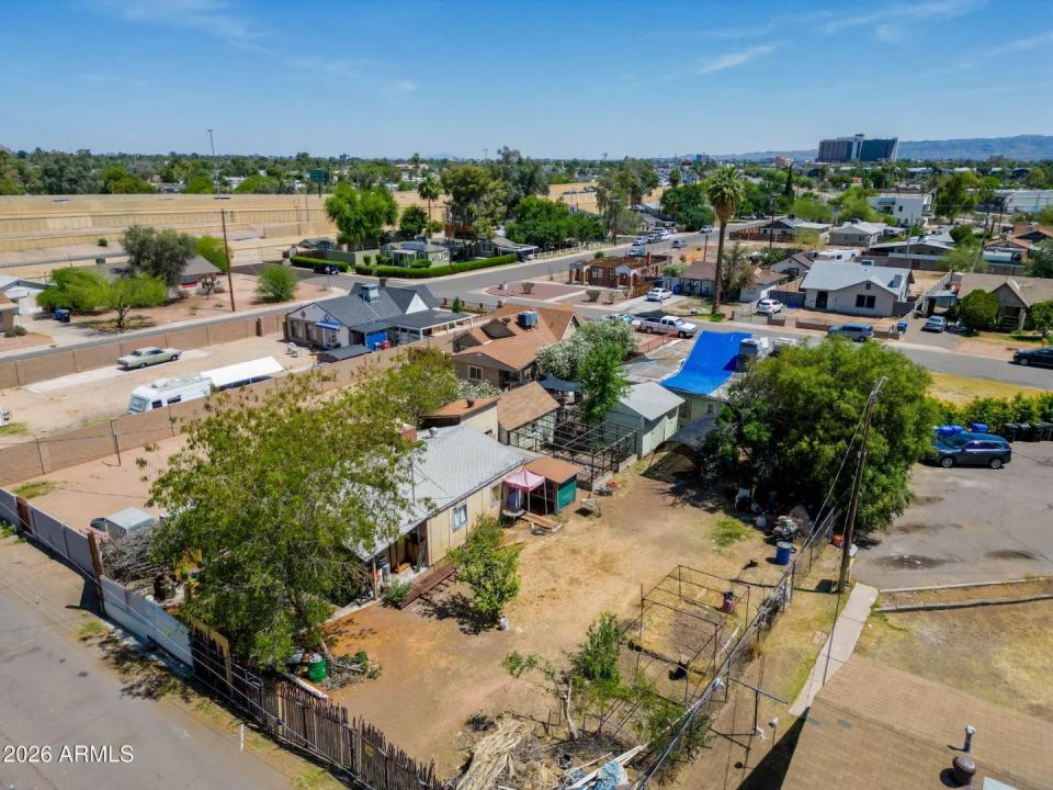 Real Estate Picture 10