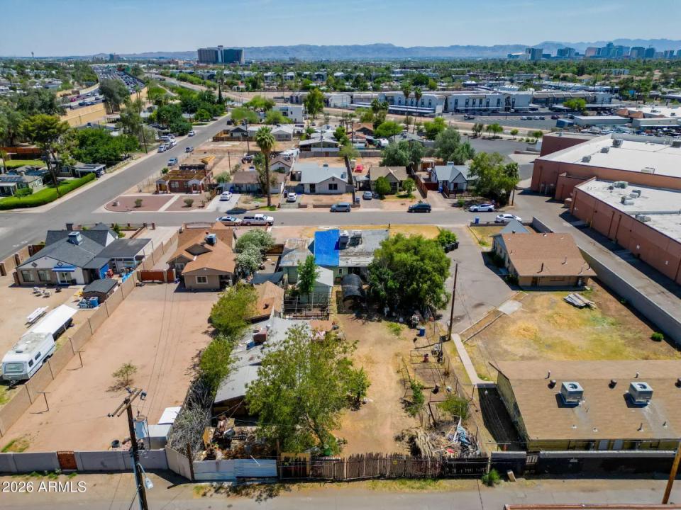 Real Estate Picture 11