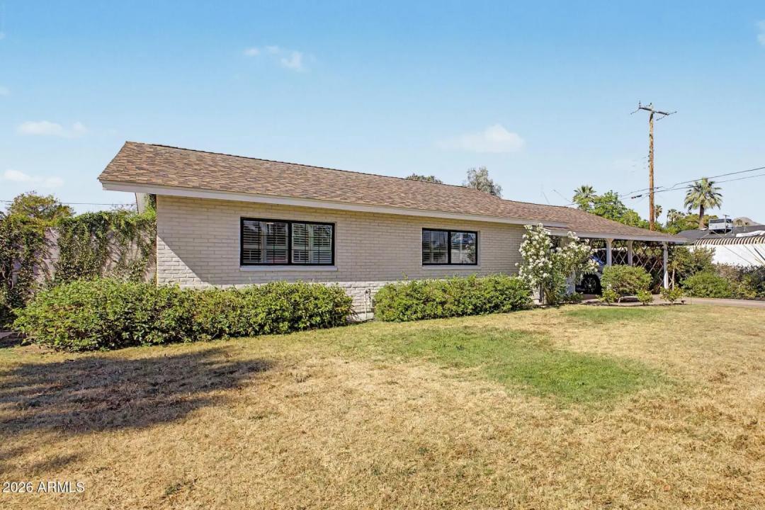 Real Estate Picture 4