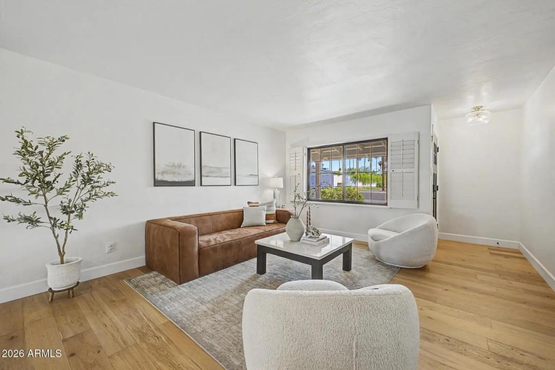 Real Estate Picture 8