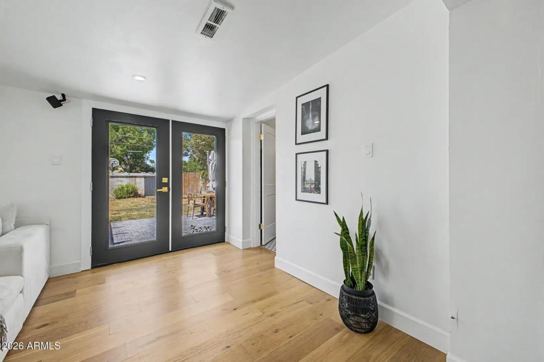 Real Estate Picture 13