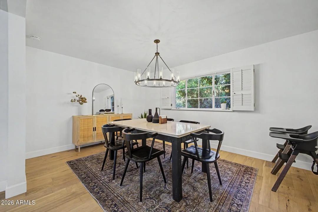 Real Estate Picture 22