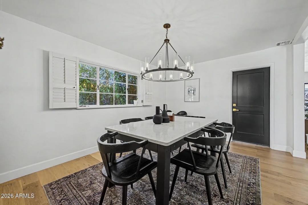 Real Estate Picture 23