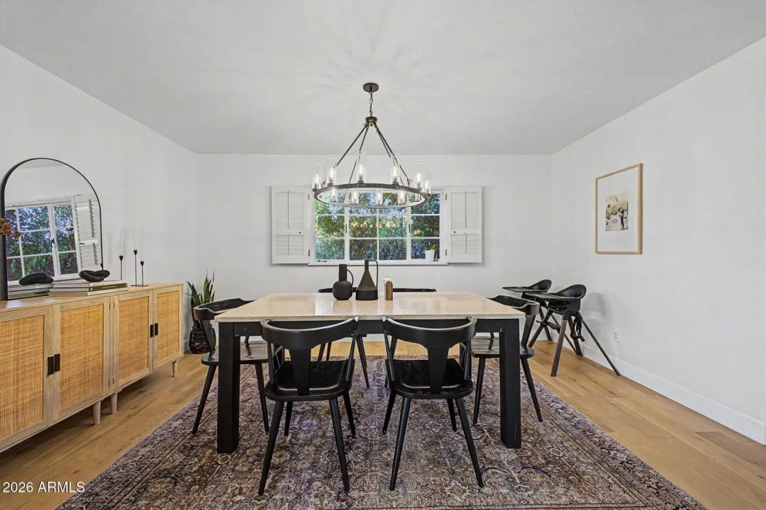 Real Estate Picture 24