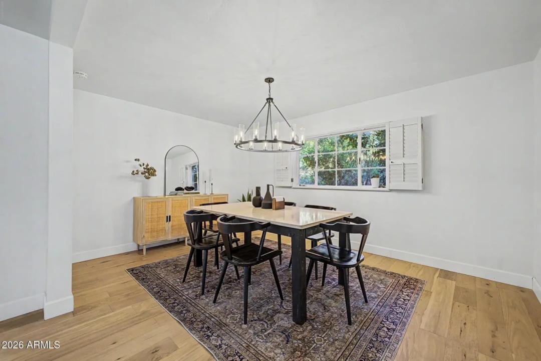 Real Estate Picture 25