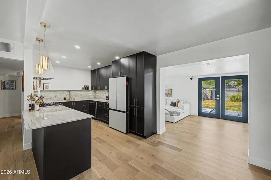 Real Estate Picture 15