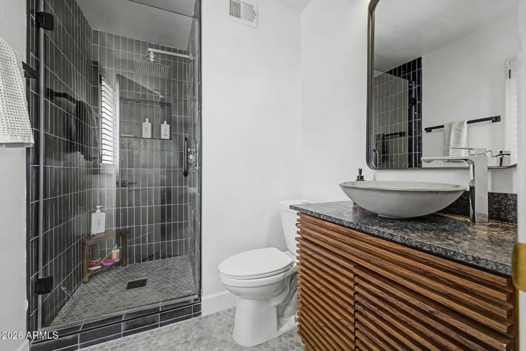 Real Estate Picture 28