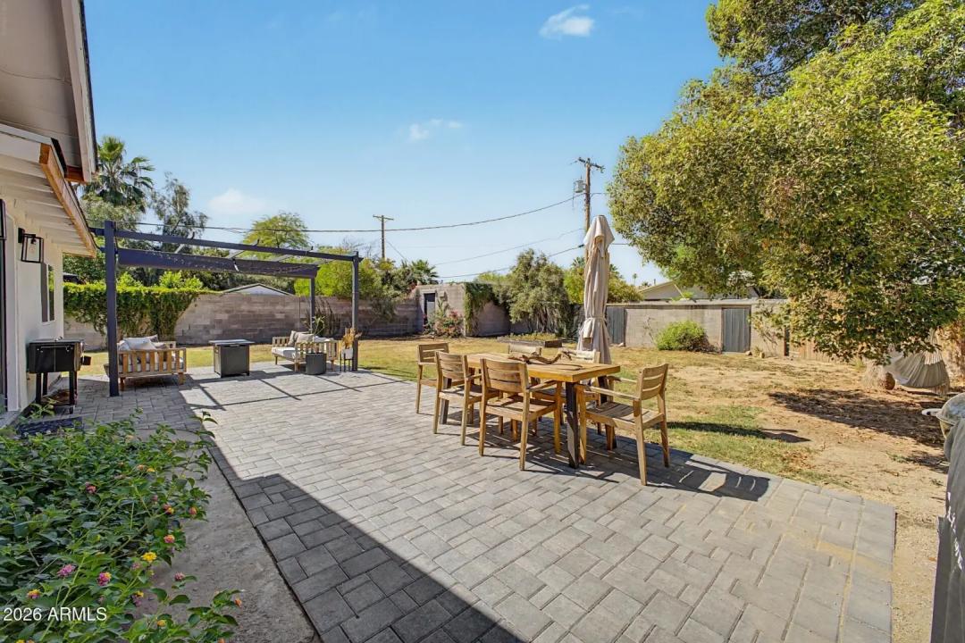 Real Estate Picture 33