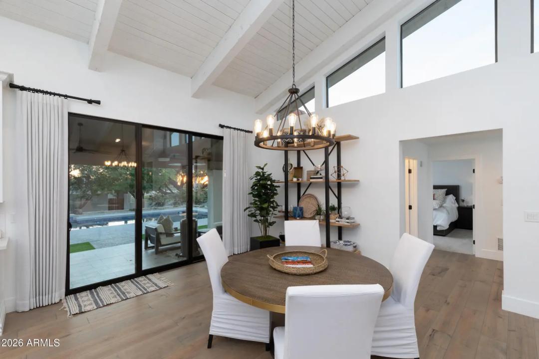 Real Estate Picture 3