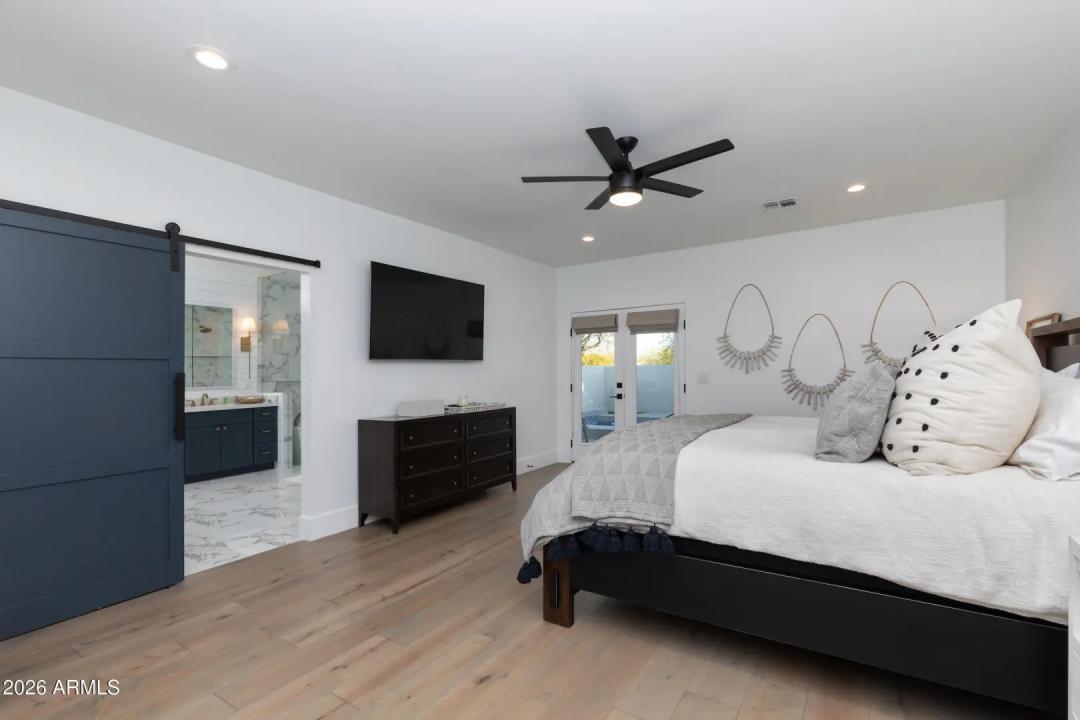 Real Estate Picture 4